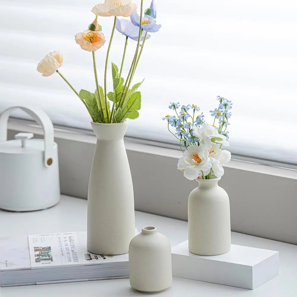 EssenceSet Three-Piece Minimalist Ceramic Vases for Elegant Displays