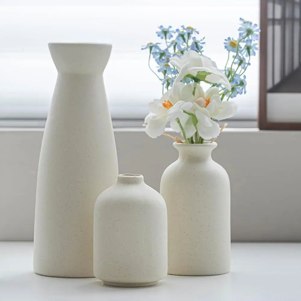 EssenceSet Three-Piece Minimalist Ceramic Vases for Elegant Displays